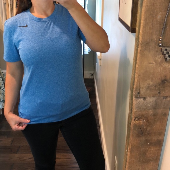 Nike Dri fit small blue athleisure gym/fitness top - Picture 3 of 6